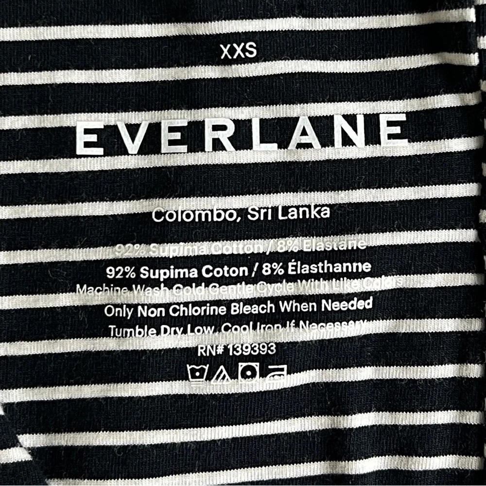 Everlane The Long Sleeve V-Neck Bodysuit in Black/White Stripe - sz XXS